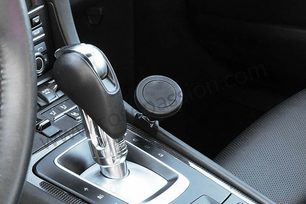 P1038866 - MAGNETIC PHONE HOLDER ON CENTER CONSOLE for Porsche Boxster / 981 • 2016 • Boxster • Cabrio • Pdk gearbox