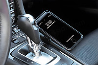 P1038866 - MAGNETISCHE TELEFONHALTERUNG AUF DER MITTELKONSOLE für Porsche 991 • 2015 • 991 c2 • Coupe • 7-gang-handschaltgetriebe
