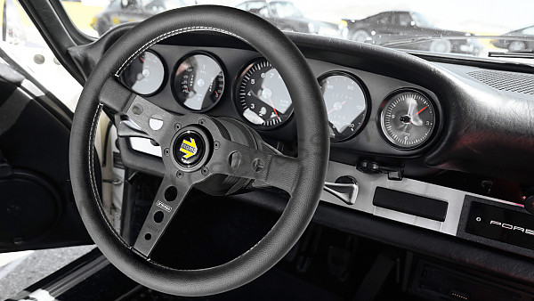 P405165 - BLACK LEATHER MOMO PROTOTIPO THREE-SPOKE STEERING WHEEL for Porsche 914 • 1973 • 914 / 4 2.0 • Manual gearbox, 5 speed