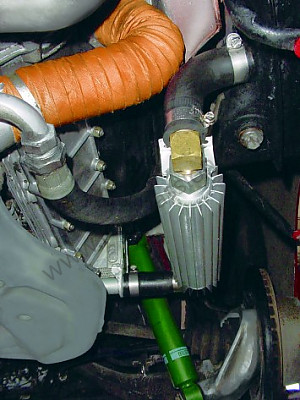 P98102 - Radiador de aciete suplementario 930 78-89 para Porsche 911 Turbo / 911T / GT2 / 965 • 1989 • 3.3 turbo • Cabrio • Caja manual de 5 velocidades